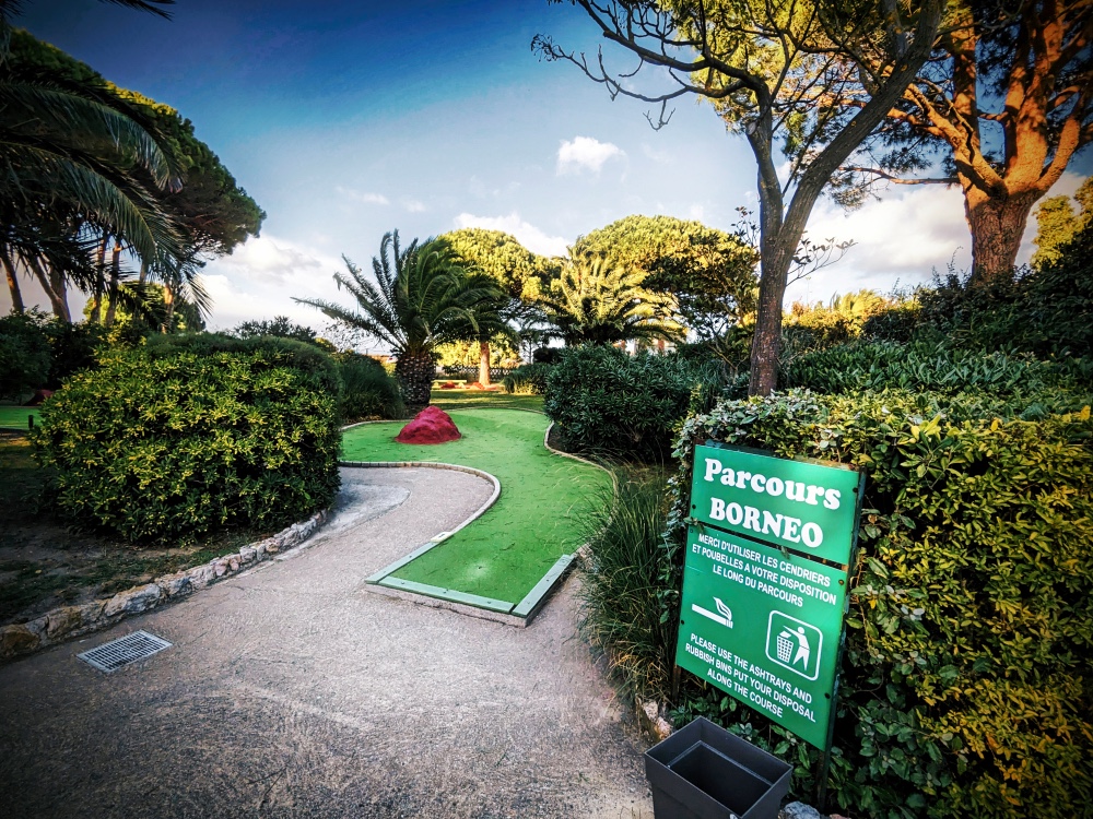 Parcours minigolf Borneo